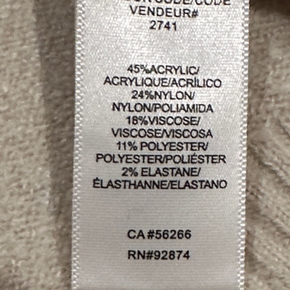 Splendid Ivory Sweater with Dark Heart Details - Picture 8 of 8